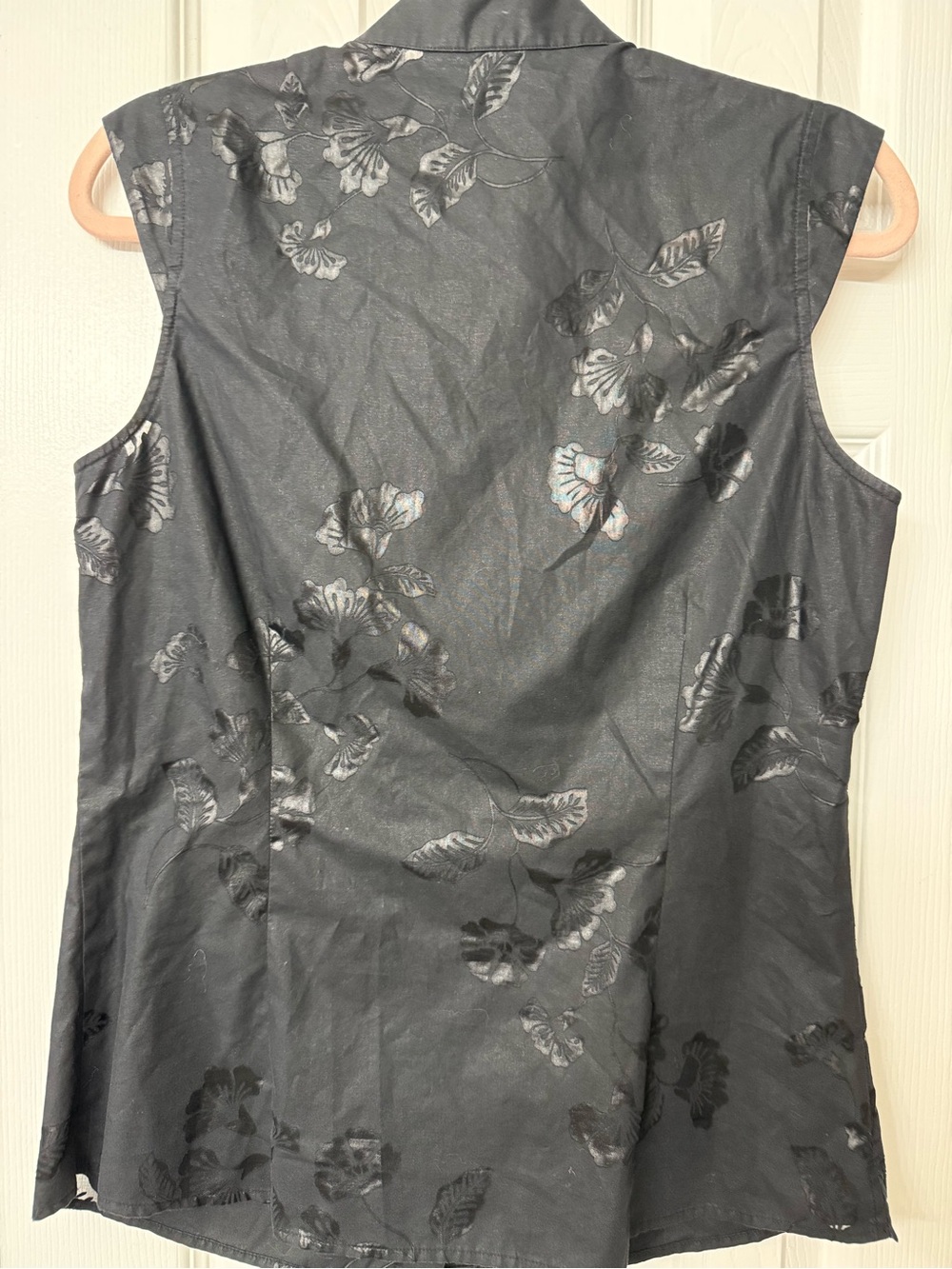 Eccoci gorgeous top. Matte black with sheer black flowers - Picture 2 of 4